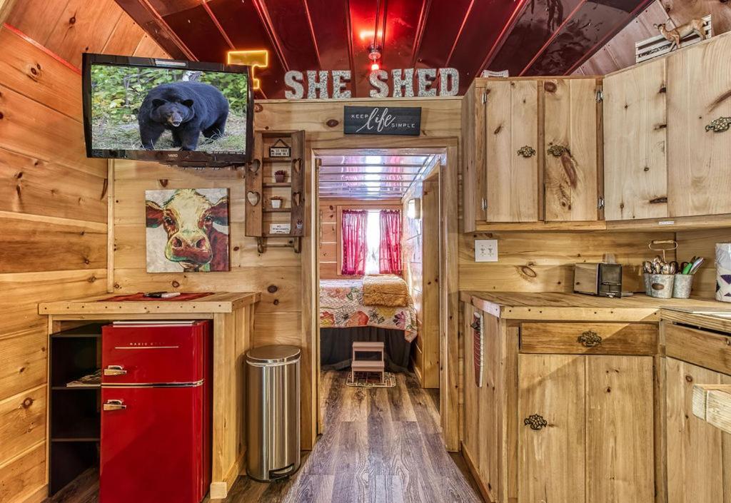 The Tiny Barn, 1089 Free Tickets Each Paid Day, Dollywood And More Севьервилл Экстерьер фото