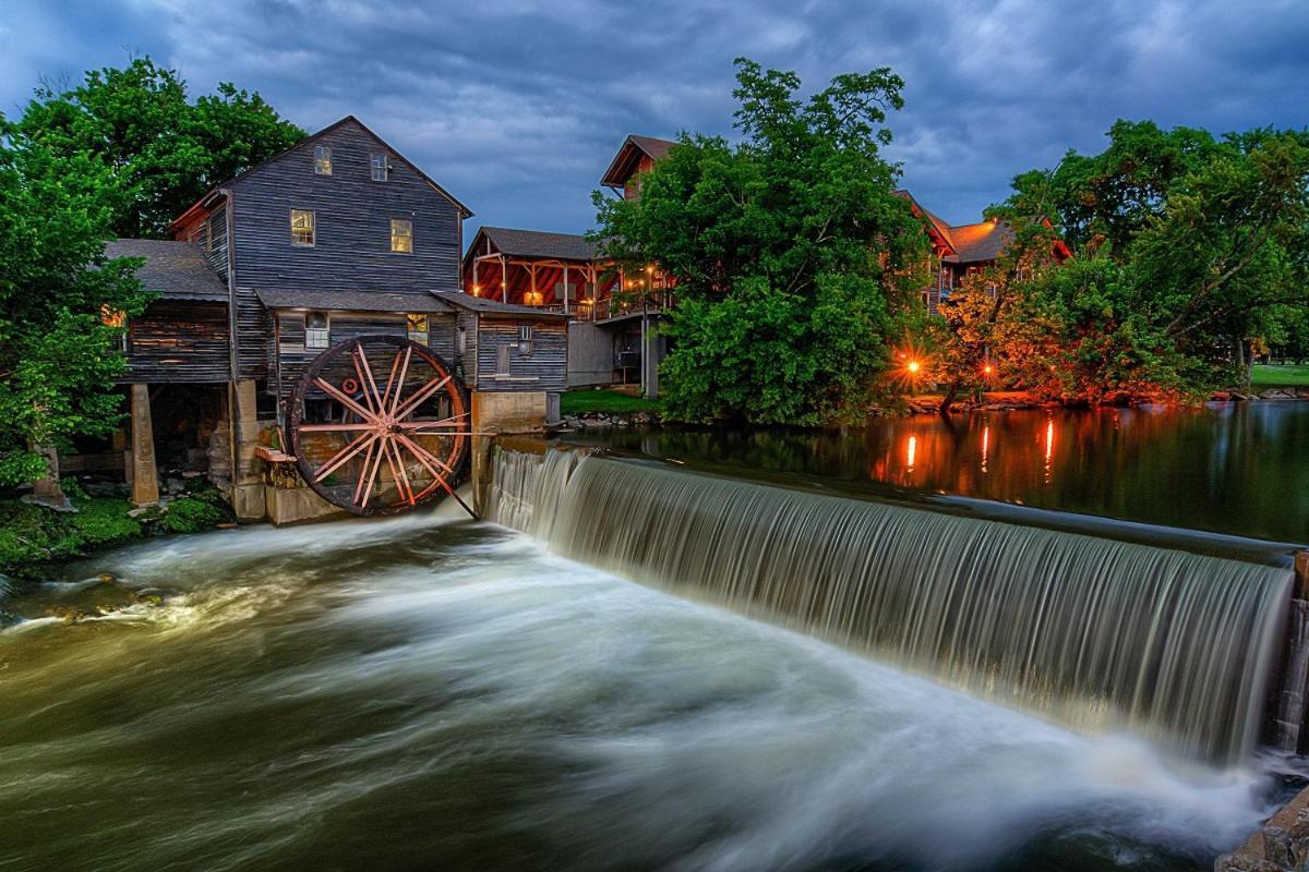 The Tiny Barn, 1089 Free Tickets Each Paid Day, Dollywood And More Севьервилл Экстерьер фото